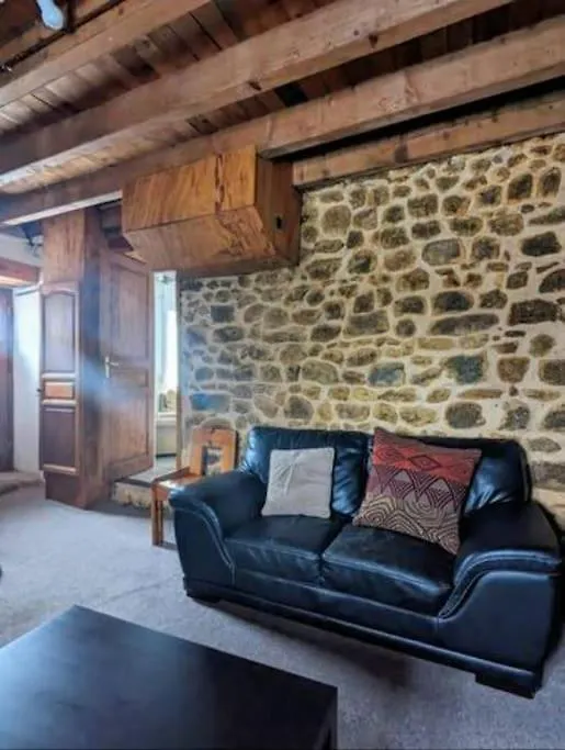 Les Gouttes Hotes - Maison De Charme Essertines-en-Chatelneuf 0*,  France